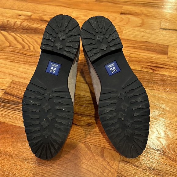 Tan Faux Suede ankle booties - Picture 2 of 5